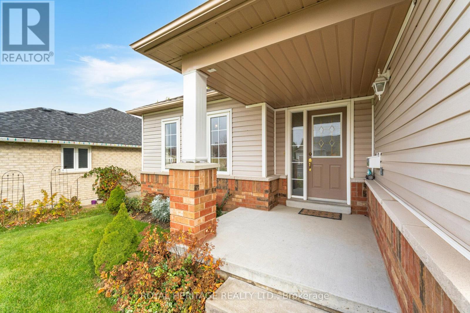 1734 Ravenwood Drive, Peterborough West (North), Ontario  K9K 2P6 - Photo 3 - X12015133