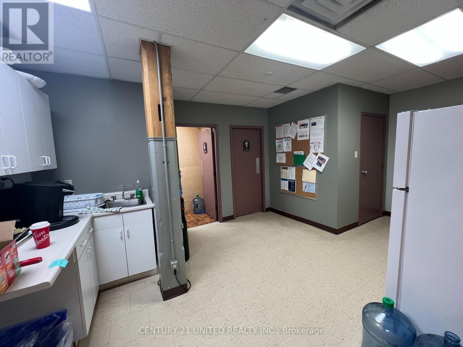 103 - 294 Rink Street, Peterborough (Town Ward 3), Ontario  K9J 2K2 - Photo 8 - X12016491