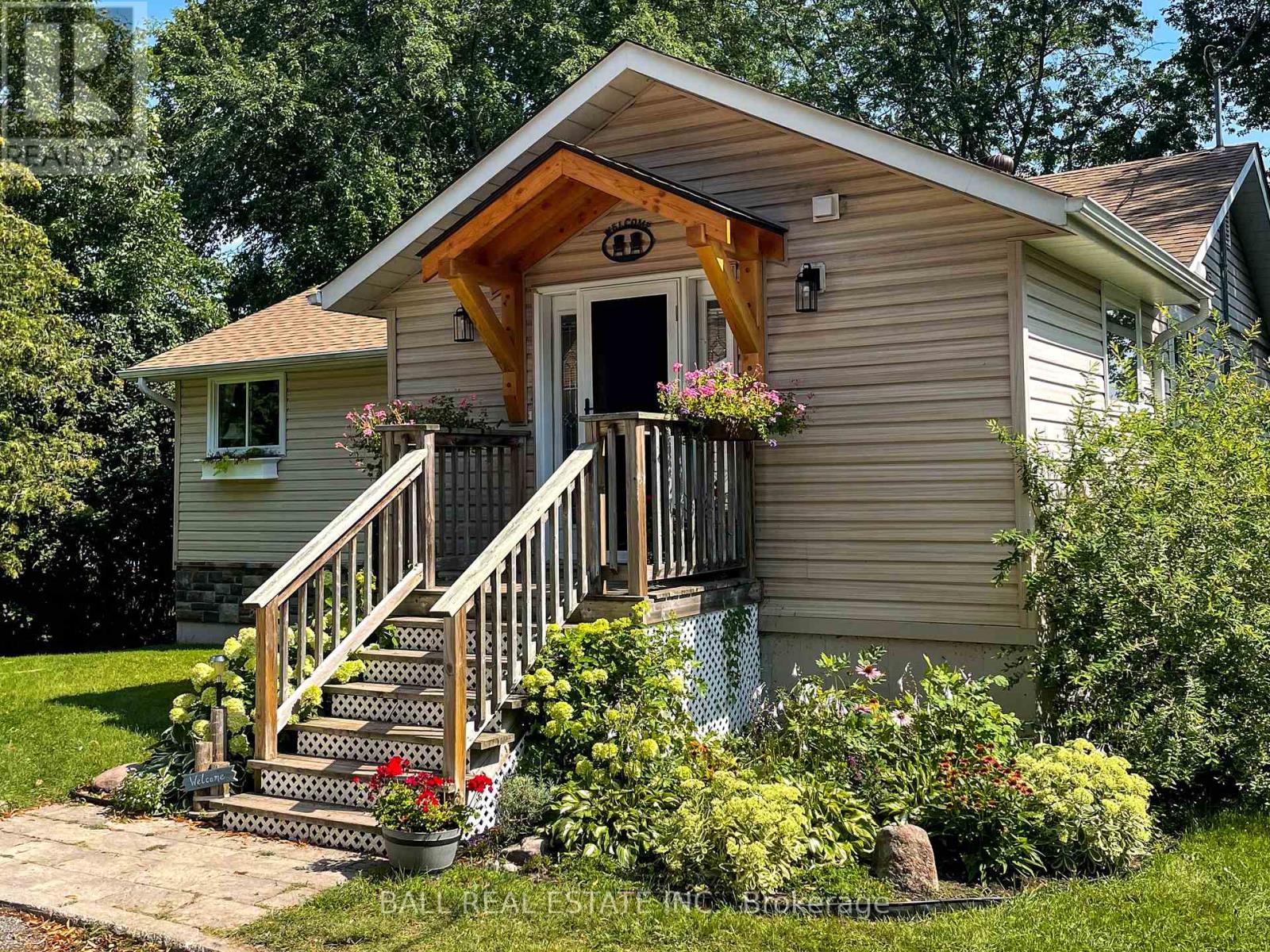 27 LAKESHORE BOULEVARD, selwyn, Ontario