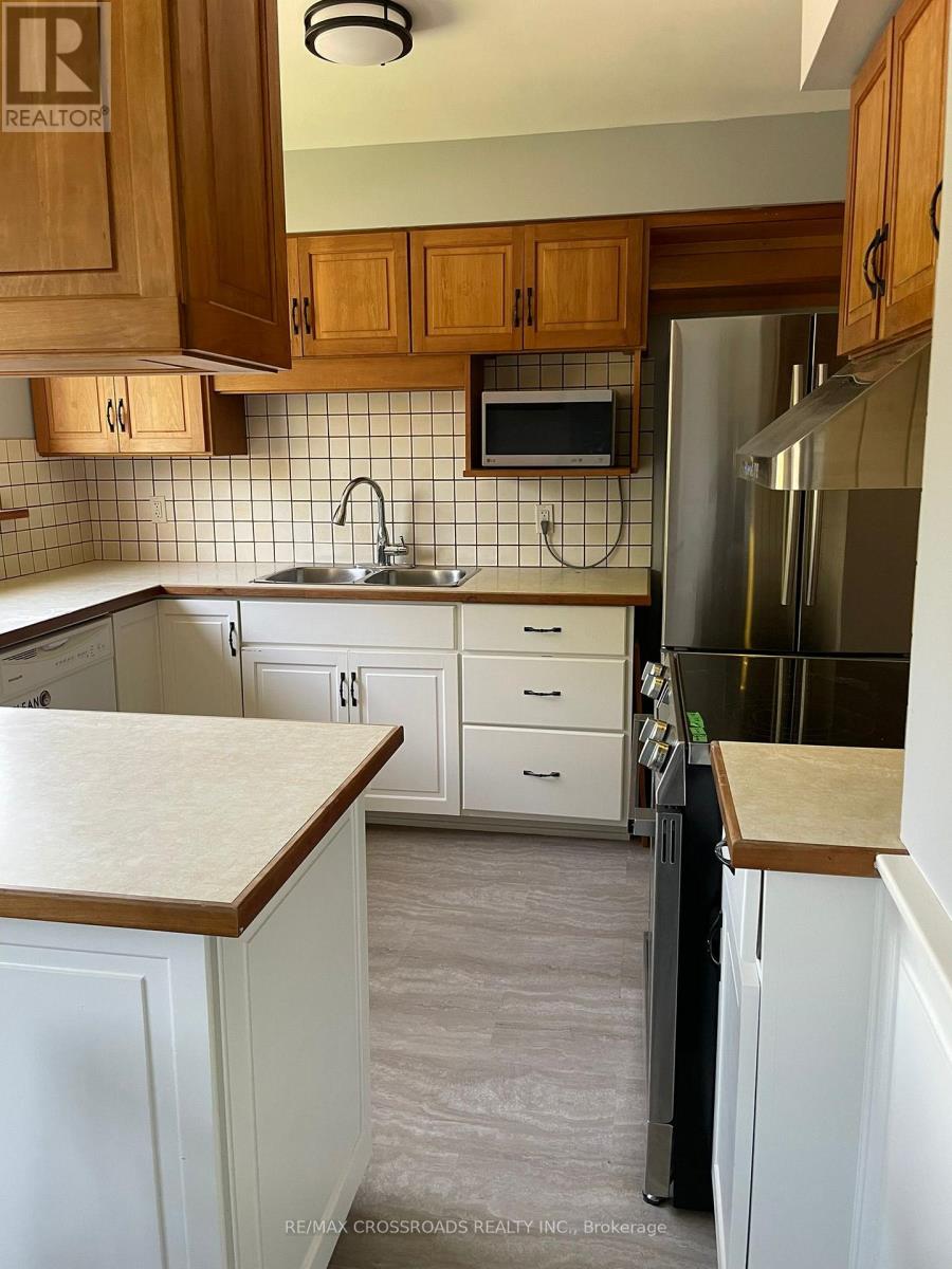 Main Floor - 1287 Royal Drive, Peterborough North (Central), Ontario  K9H 6R6 - Photo 3 - X12019801