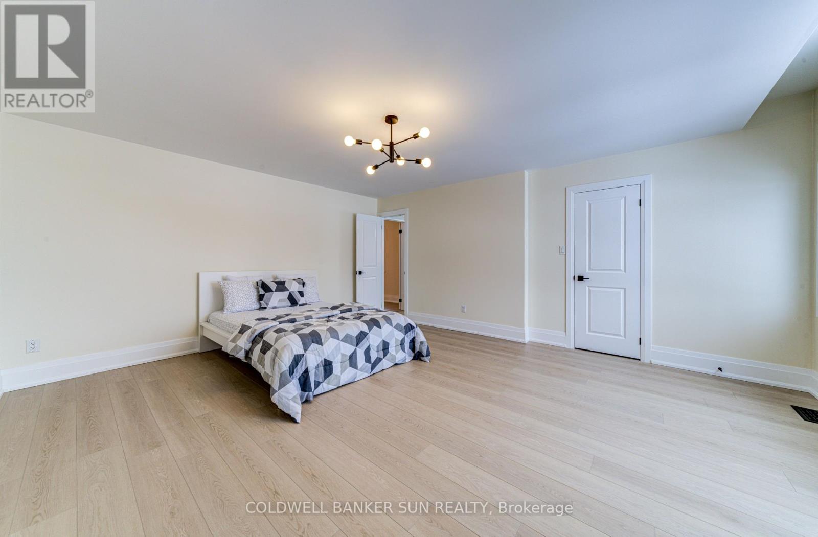 33 Ellis Crescent, Kawartha Lakes (Lindsay), Ontario  K9V 0A5 - Photo 30 - X12021127