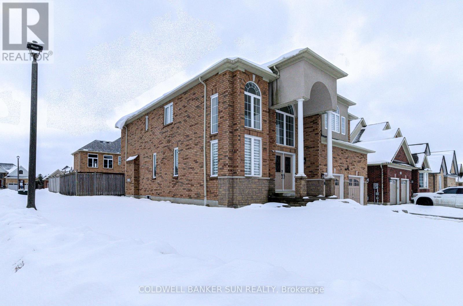33 Ellis Crescent, Kawartha Lakes (Lindsay), Ontario  K9V 0A5 - Photo 4 - X12021127