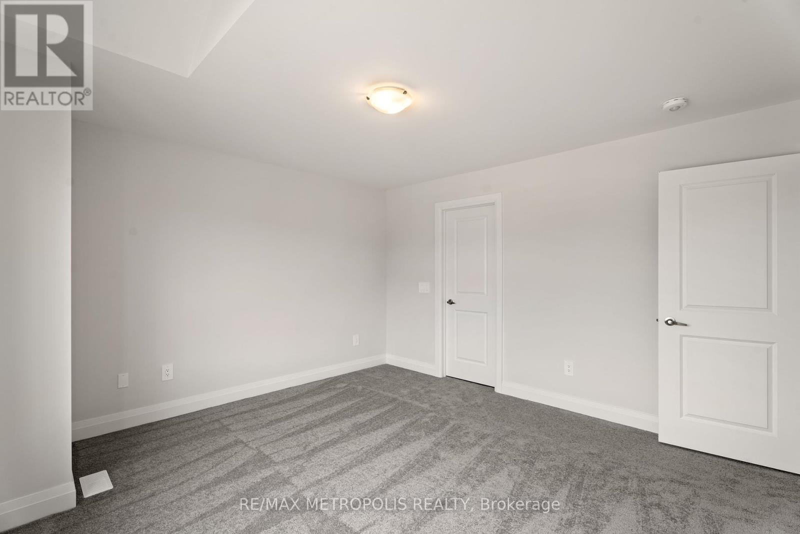 84 Butler Boulevard, Kawartha Lakes (Lindsay), Ontario  K9V 4R1 - Photo 16 - X12023453