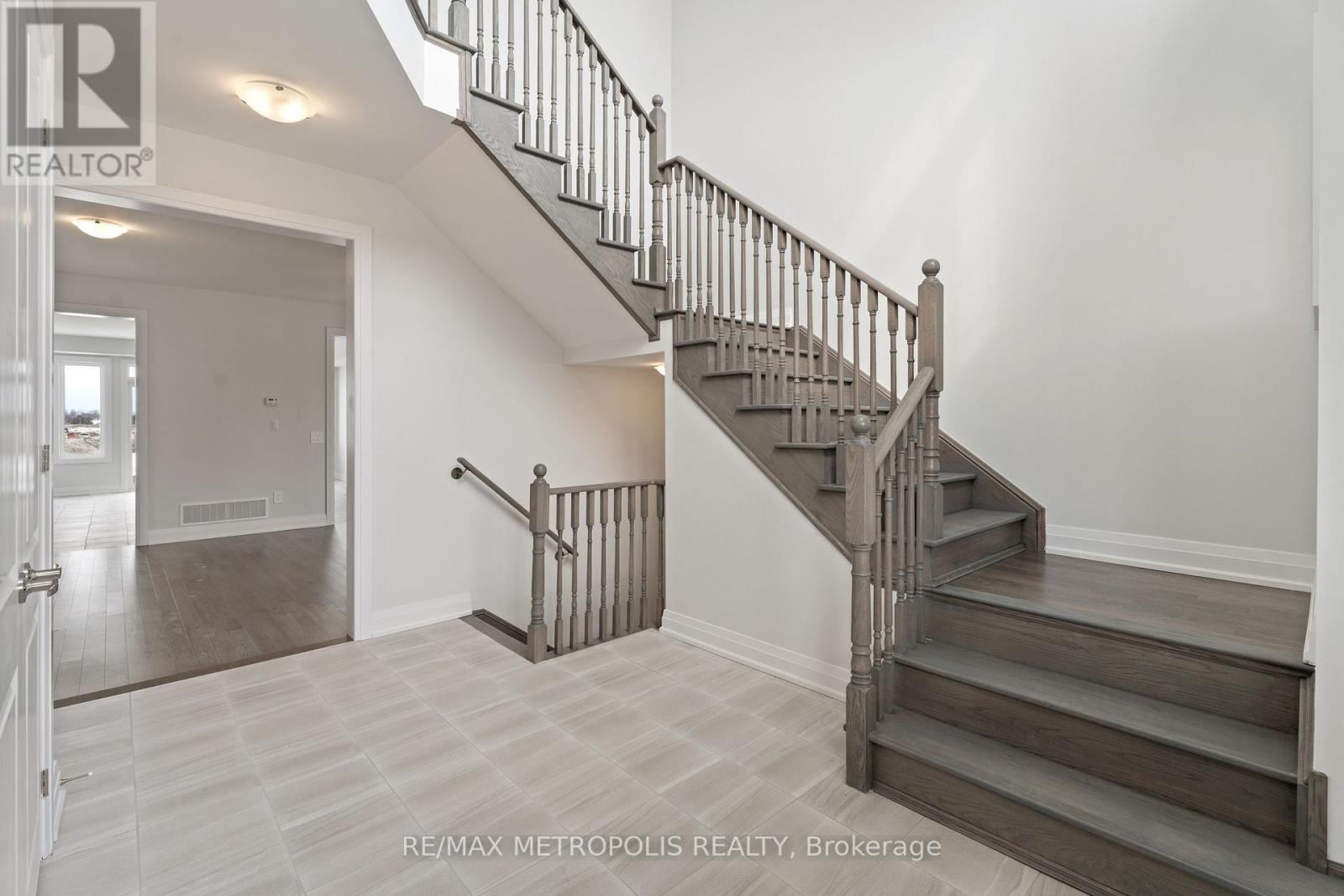 84 Butler Boulevard, Kawartha Lakes (Lindsay), Ontario  K9V 4R1 - Photo 2 - X12023453