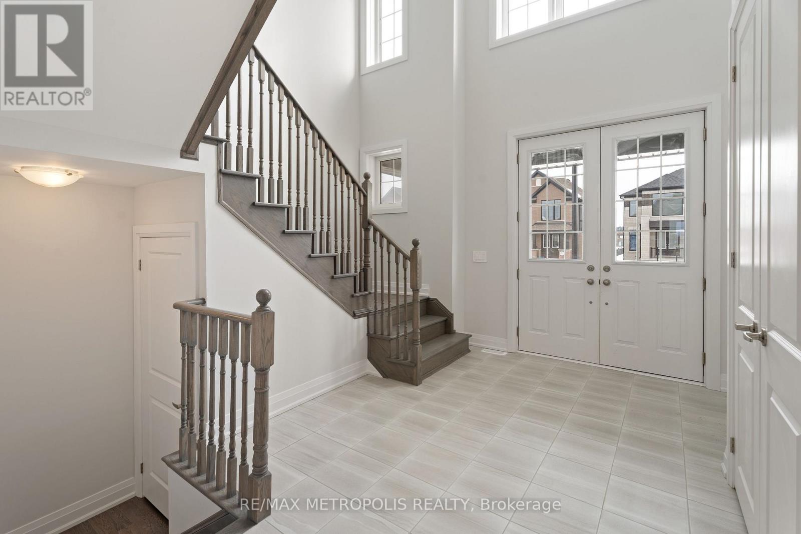 84 Butler Boulevard, Kawartha Lakes (Lindsay), Ontario  K9V 4R1 - Photo 3 - X12023453