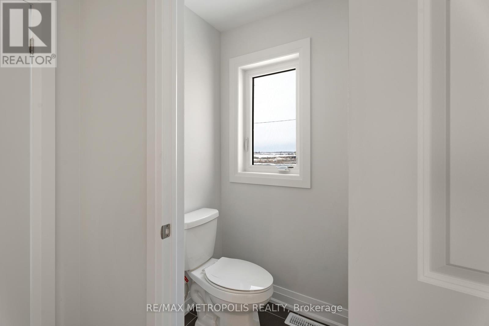 84 Butler Boulevard, Kawartha Lakes (Lindsay), Ontario  K9V 4R1 - Photo 30 - X12023453