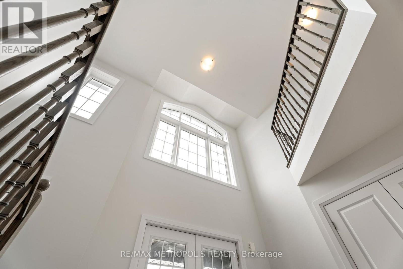 84 Butler Boulevard, Kawartha Lakes (Lindsay), Ontario  K9V 4R1 - Photo 4 - X12023453