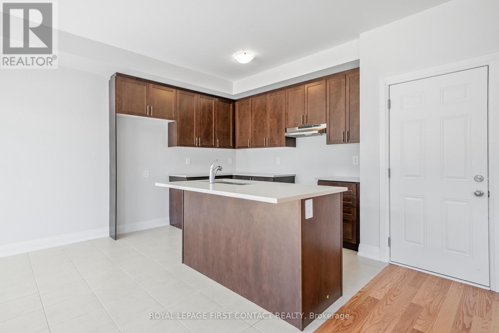 25 Corley Street, Kawartha Lakes (Lindsay), Ontario  K9V 6C2 - Photo 10 - X12023495