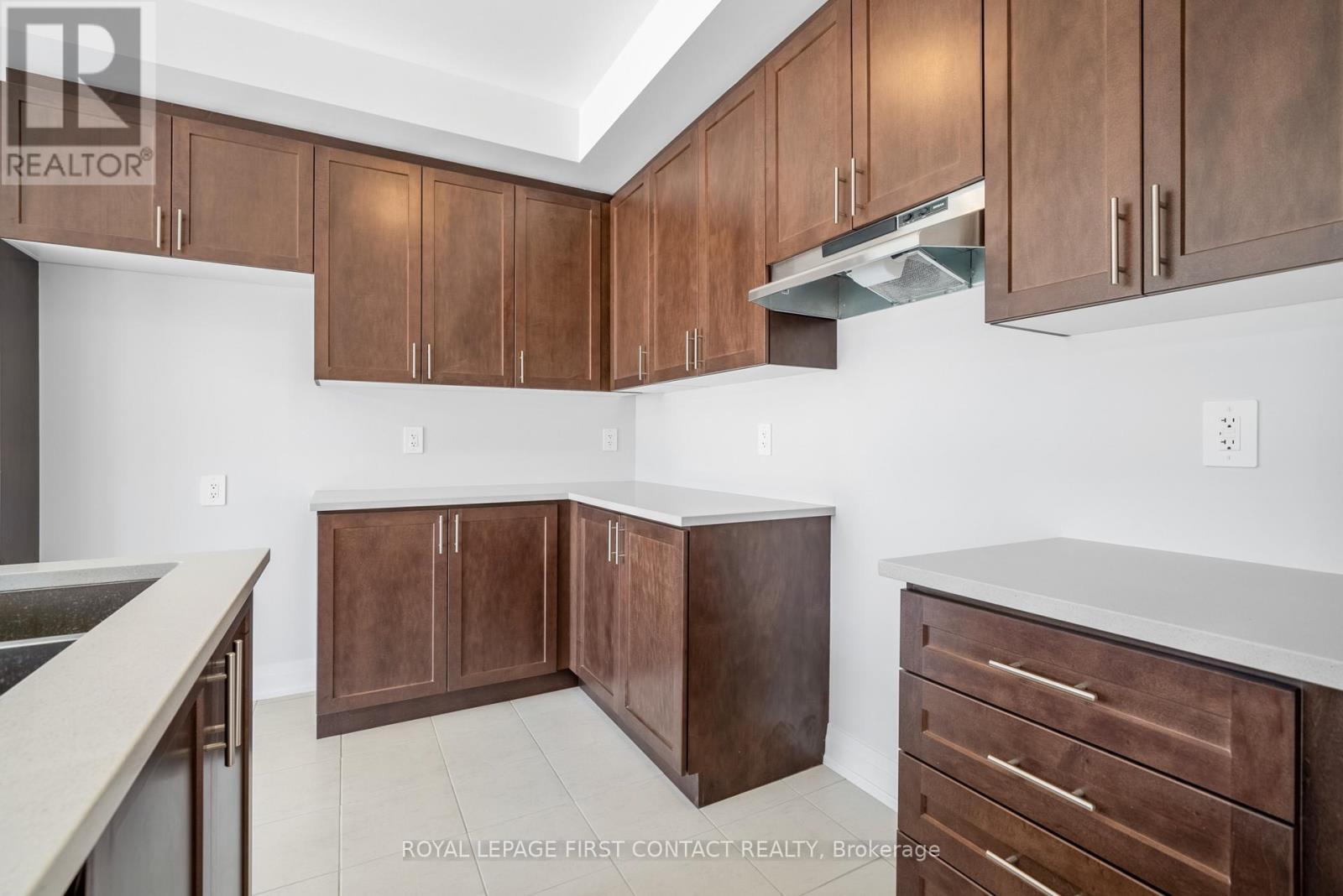 25 Corley Street, Kawartha Lakes (Lindsay), Ontario  K9V 6C2 - Photo 11 - X12023495