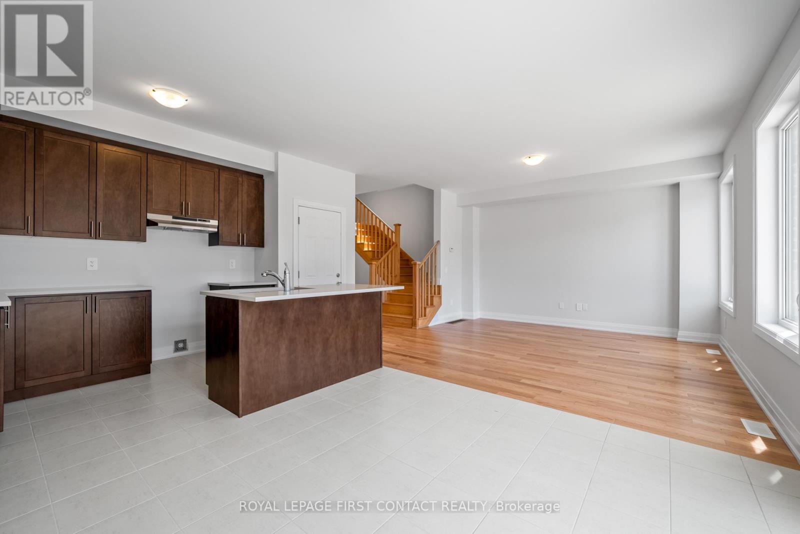 25 Corley Street, Kawartha Lakes (Lindsay), Ontario  K9V 6C2 - Photo 8 - X12023495