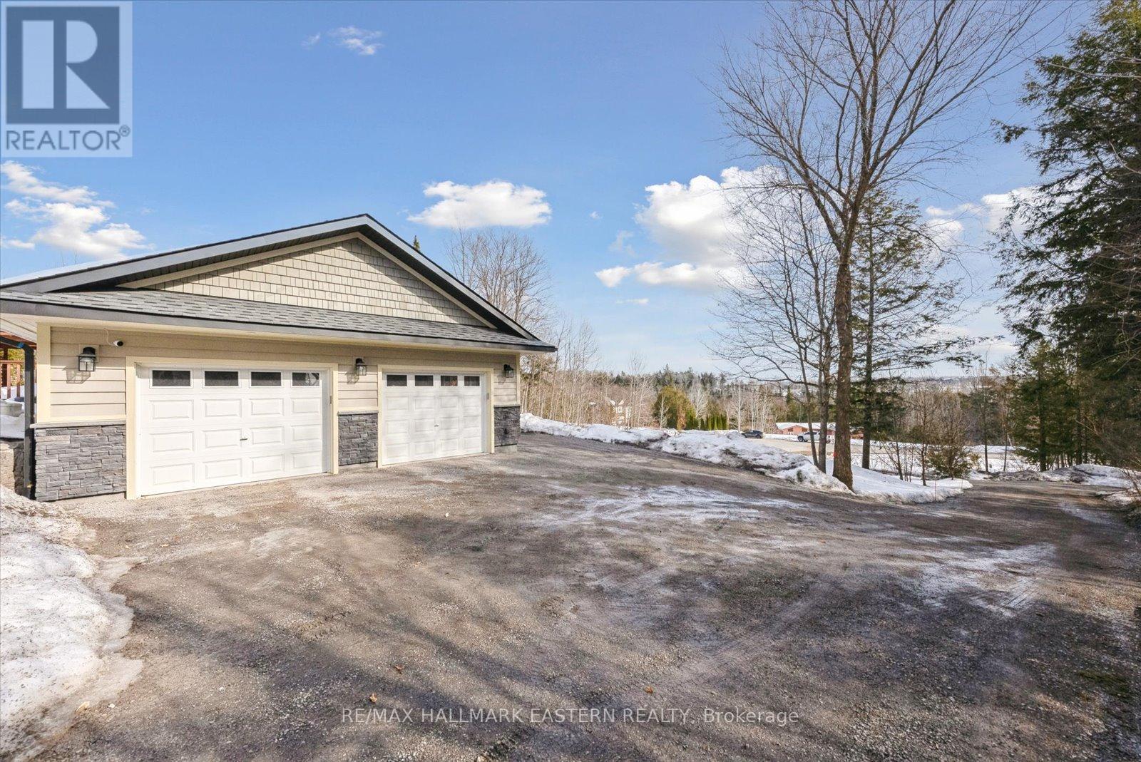 23 Woodland Trail, Kawartha Lakes (Manvers), Ontario  L0A 1A0 - Photo 36 - X12023768