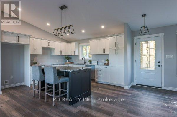 2 East Street, Kawartha Lakes (Manvers), Ontario  L0A 1A0 - Photo 4 - X12024432