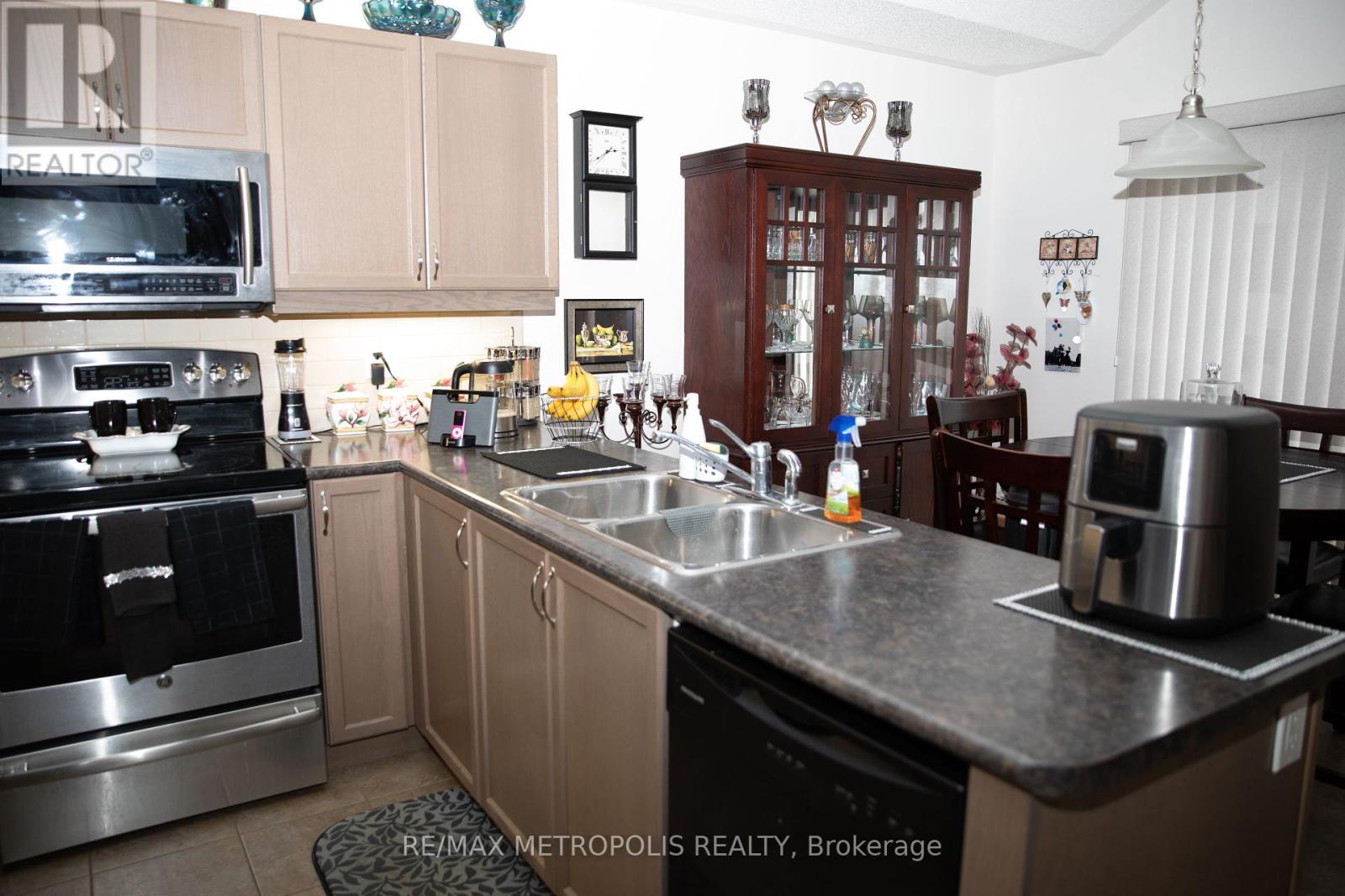 14 Lisbeth Crescent, Kawartha Lakes (Lindsay), Ontario  K9V 0B7 - Photo 30 - X12024813