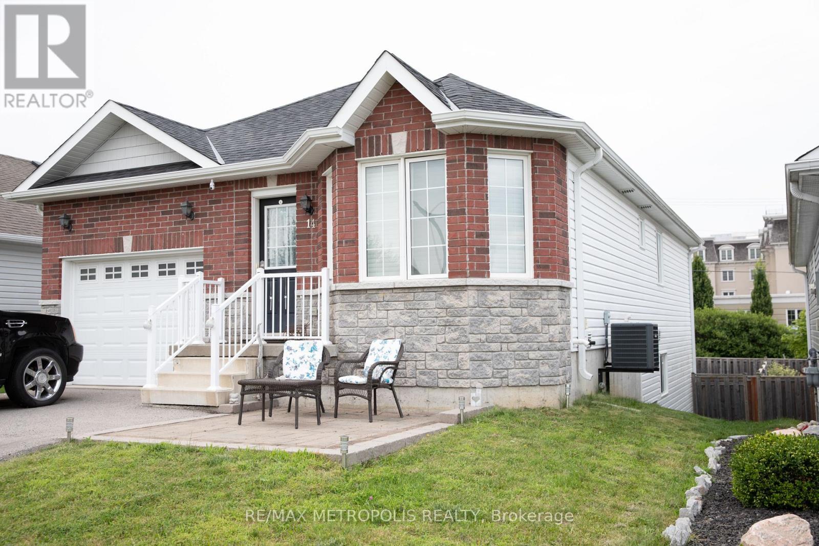 14 Lisbeth Crescent, Kawartha Lakes (Lindsay), Ontario  K9V 0B7 - Photo 4 - X12024813