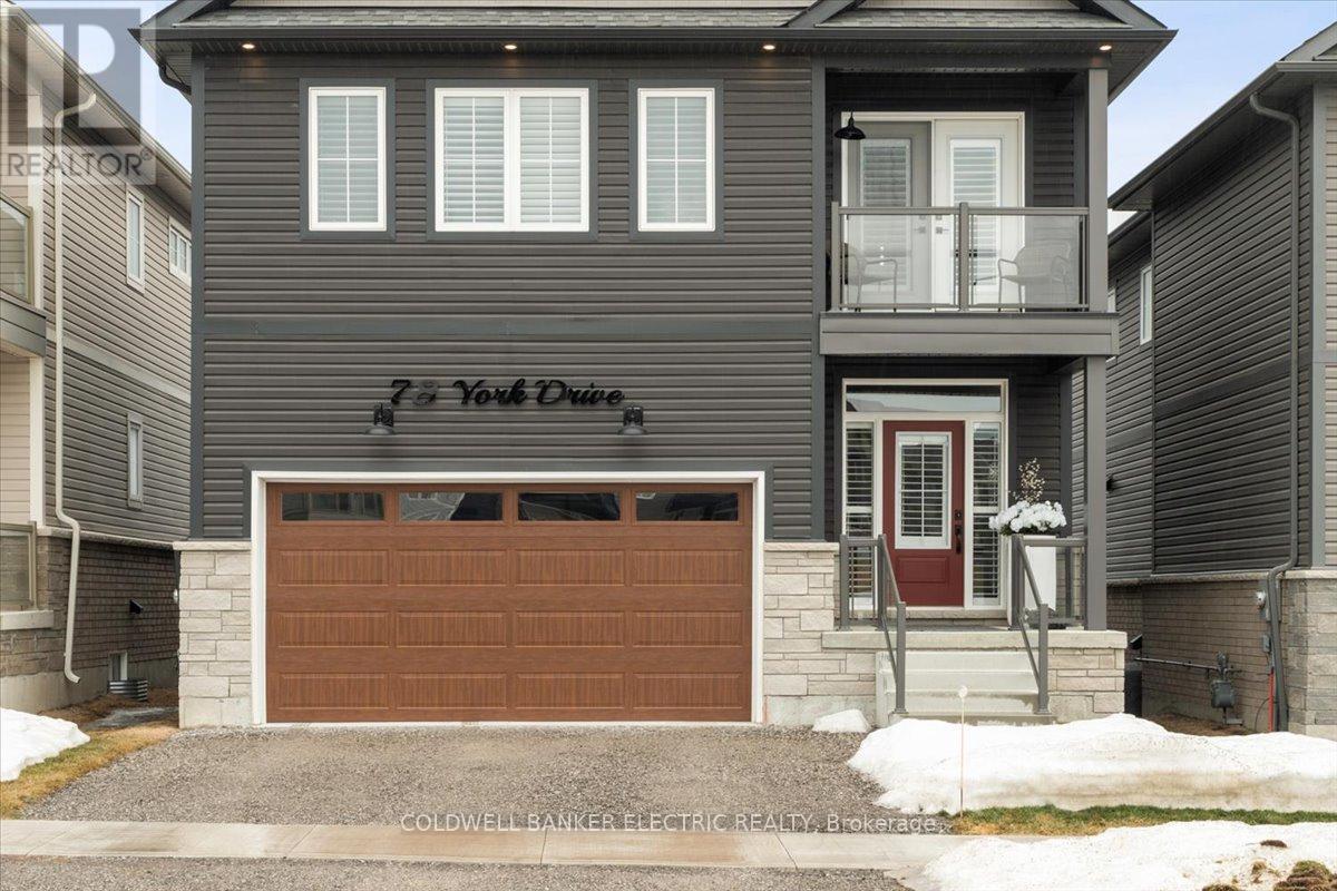 78 York Drive, Peterborough North (North), Ontario  K9K 0H7 - Photo 4 - X12025404