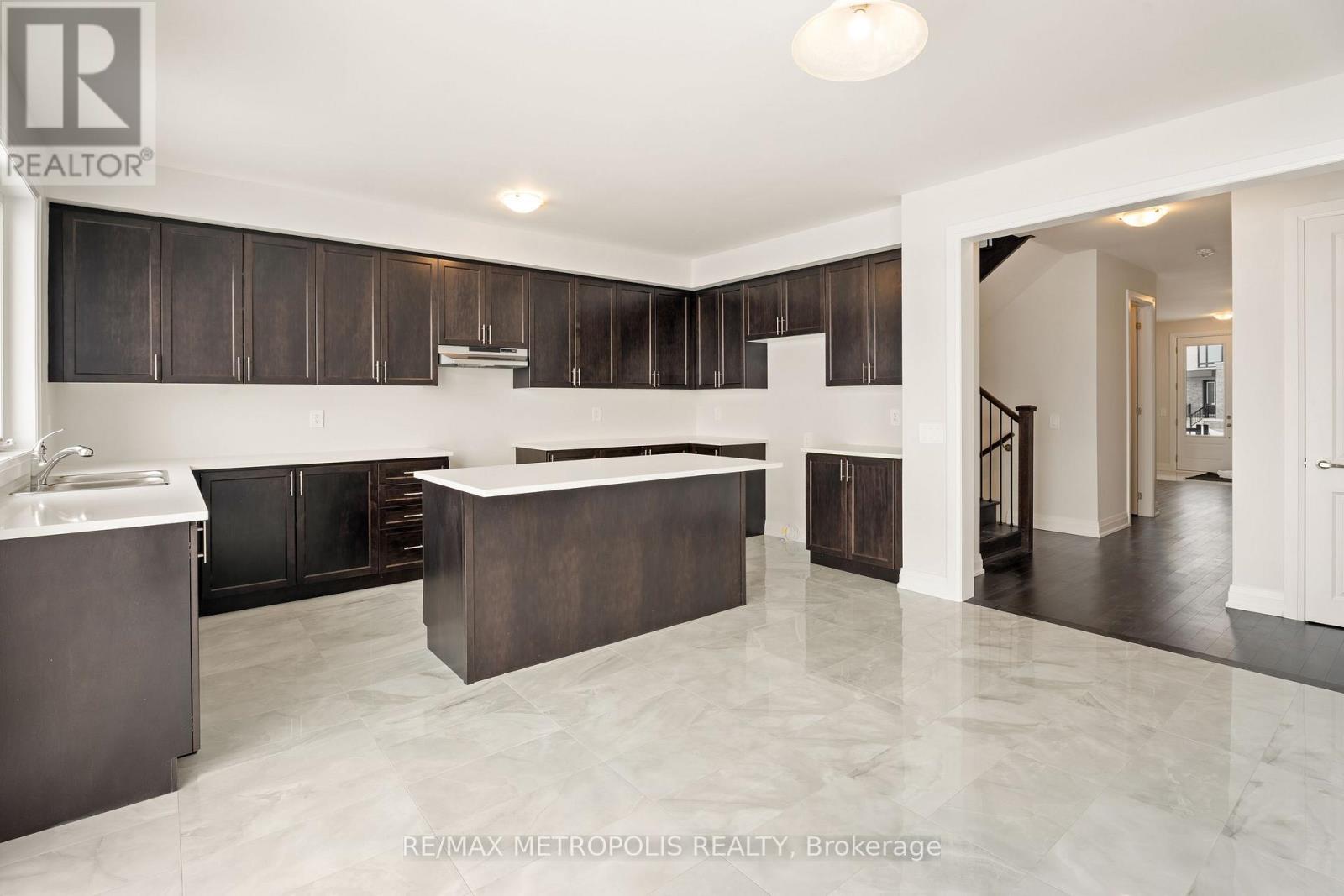 110 Butler Boulevard, Kawartha Lakes (Lindsay), Ontario  K9V 6A9 - Photo 12 - X12026826