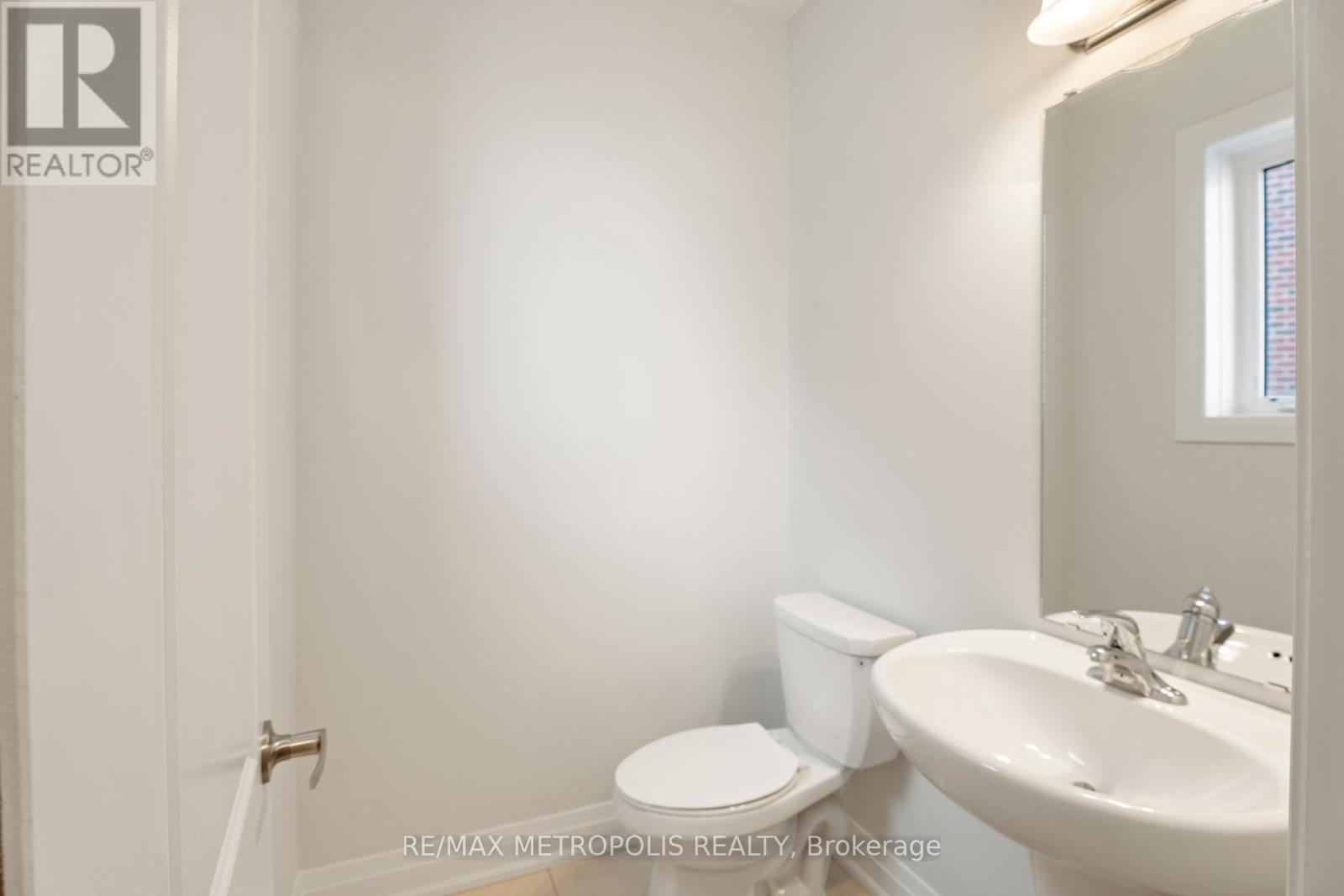 110 Butler Boulevard, Kawartha Lakes (Lindsay), Ontario  K9V 6A9 - Photo 16 - X12026826