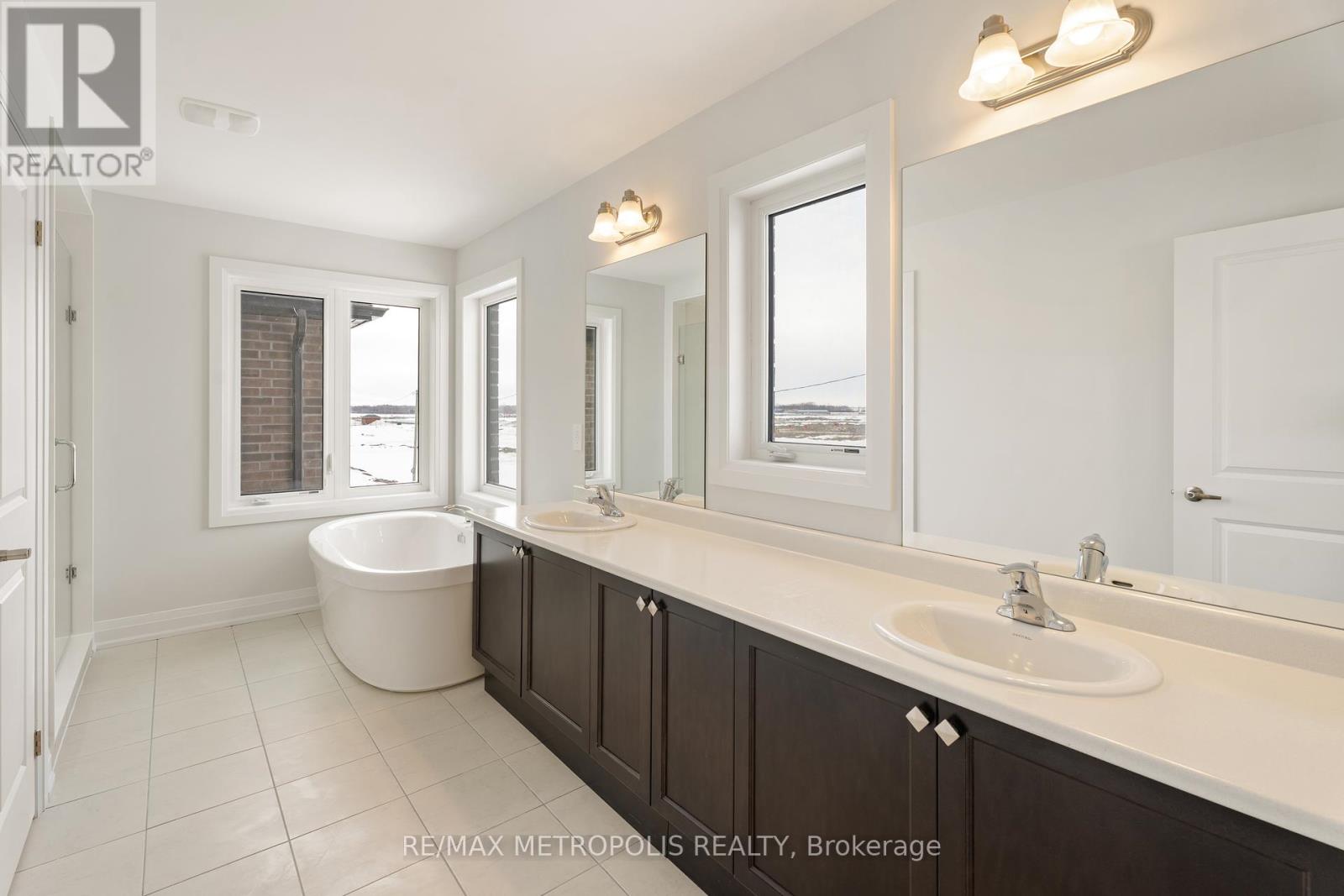 110 Butler Boulevard, Kawartha Lakes (Lindsay), Ontario  K9V 6A9 - Photo 25 - X12026826