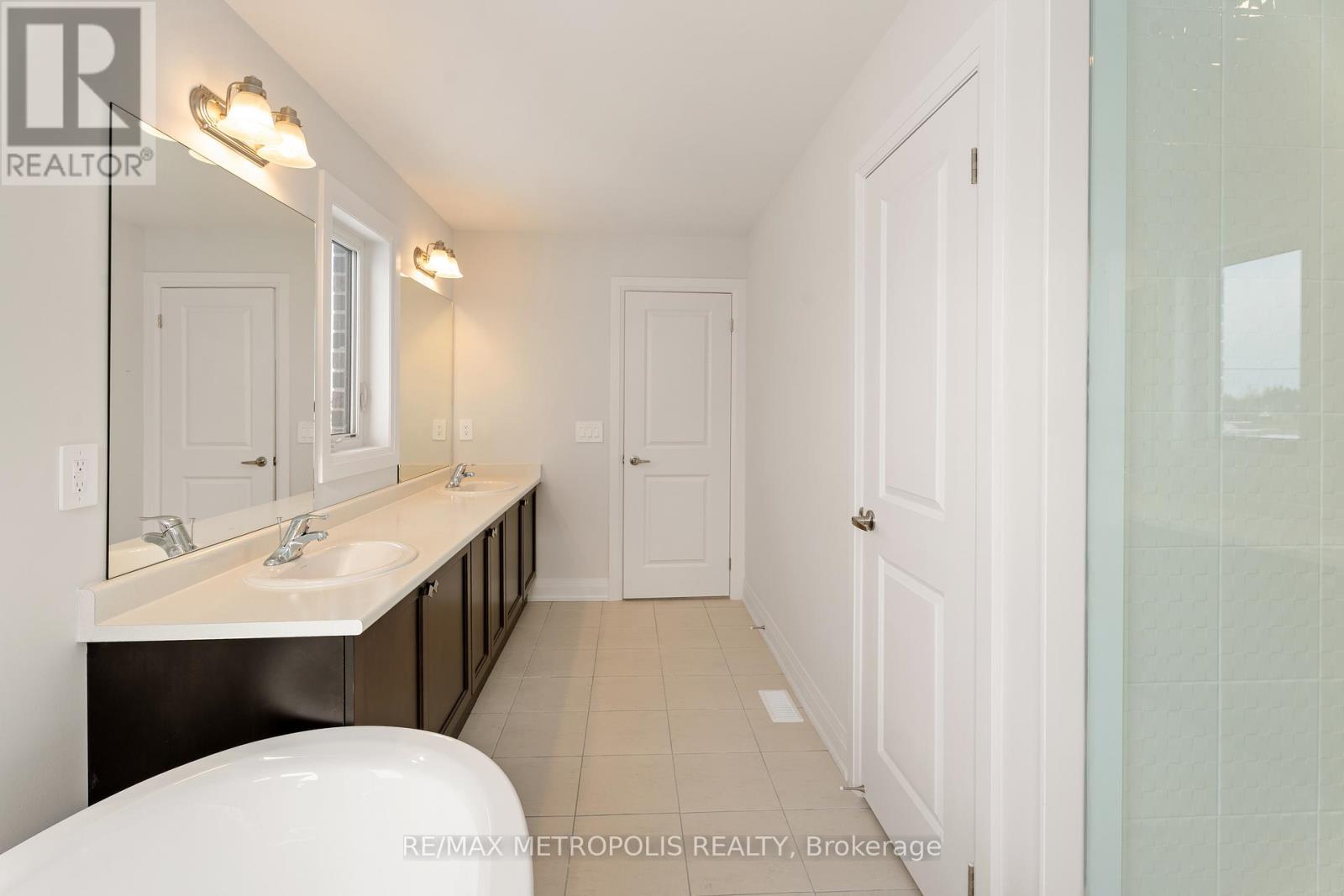 110 Butler Boulevard, Kawartha Lakes (Lindsay), Ontario  K9V 6A9 - Photo 29 - X12026826