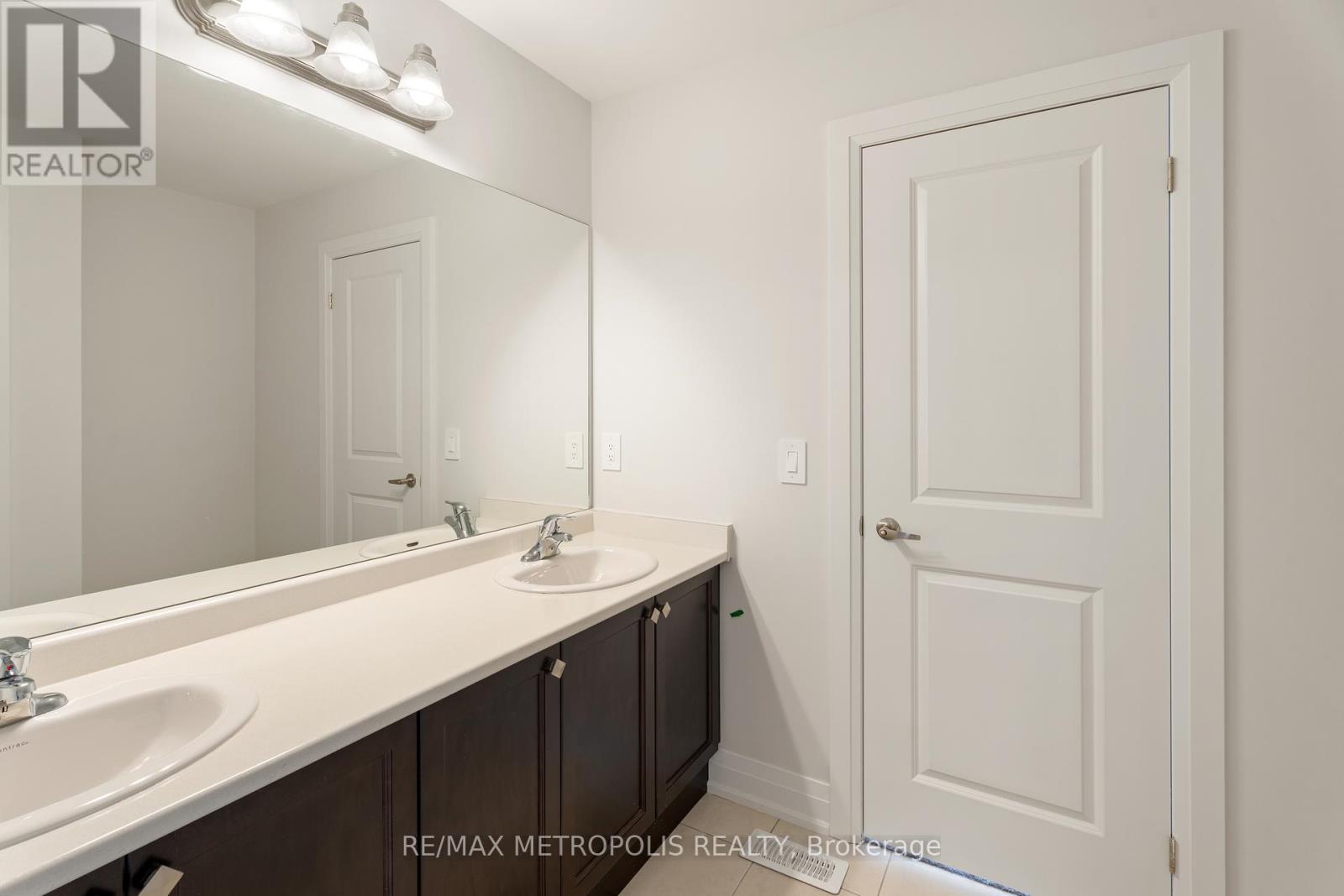 110 Butler Boulevard, Kawartha Lakes (Lindsay), Ontario  K9V 6A9 - Photo 32 - X12026826