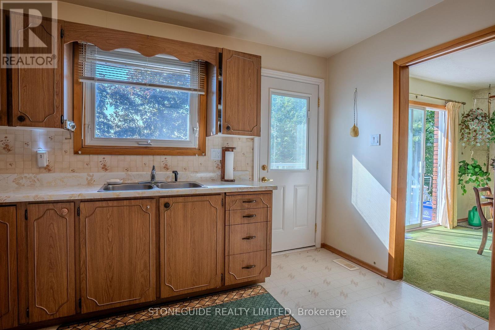 527 Lily Lake Road, Selwyn, Ontario  K9J 6X3 - Photo 11 - X12027097