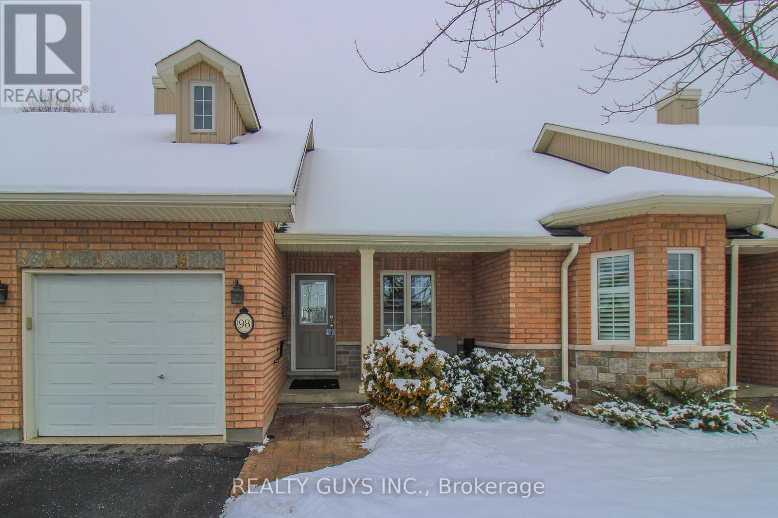 98 Village Crescent, Peterborough West (South), Ontario  K9J 0A9 - Photo 1 - X12028155
