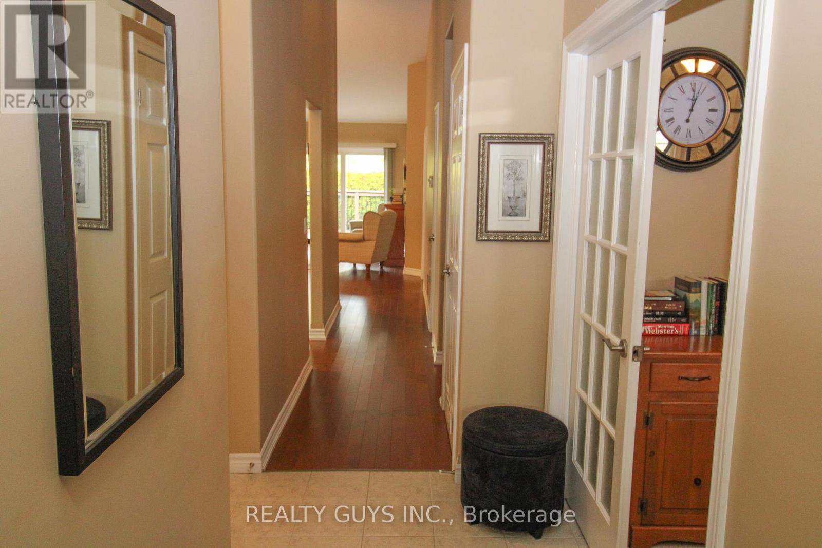 98 Village Crescent, Peterborough West (South), Ontario  K9J 0A9 - Photo 10 - X12028155