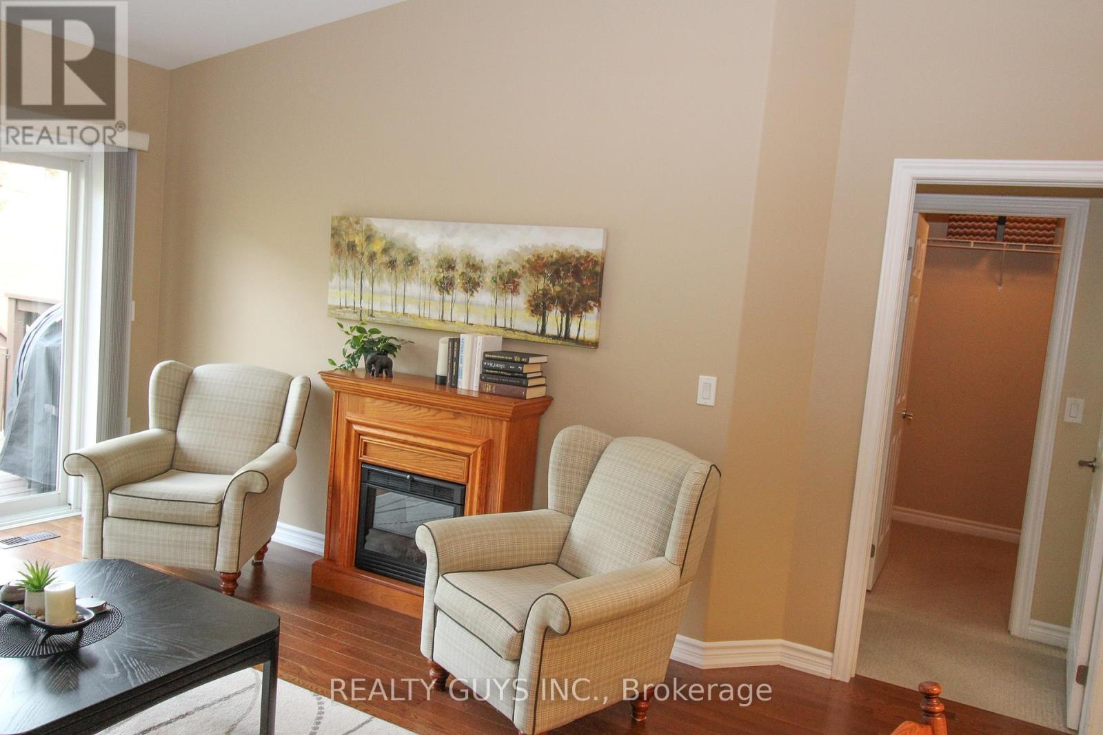 98 Village Crescent, Peterborough West (South), Ontario  K9J 0A9 - Photo 24 - X12028155