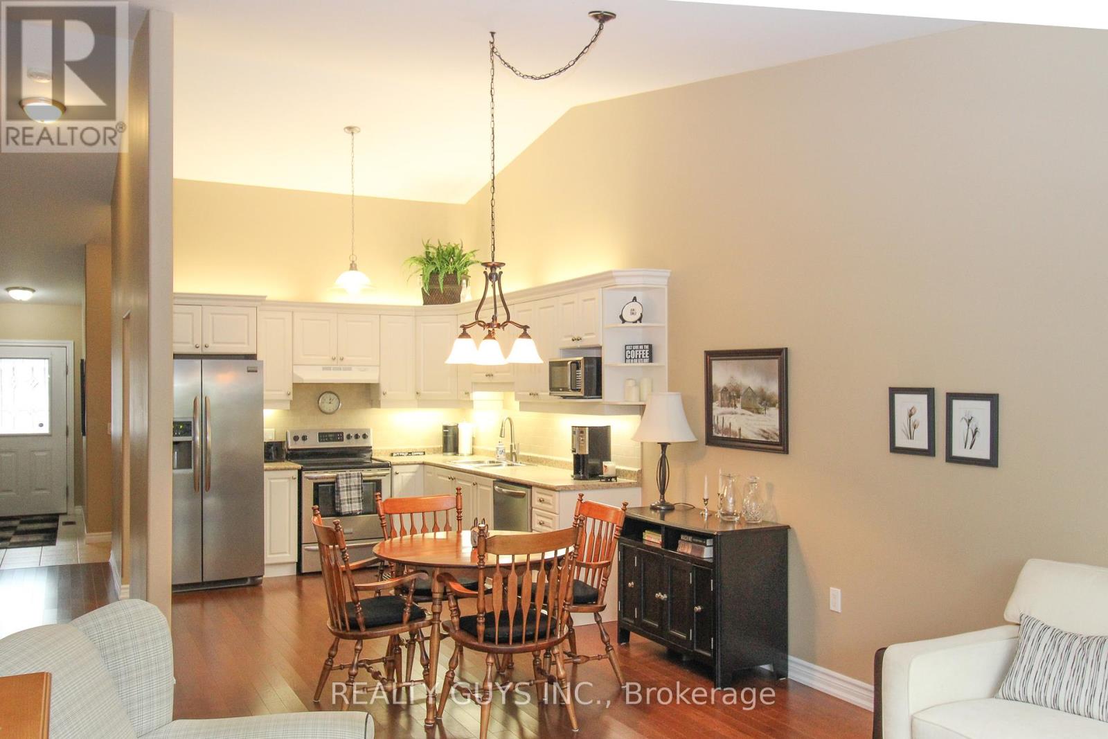 98 Village Crescent, Peterborough West (South), Ontario  K9J 0A9 - Photo 25 - X12028155