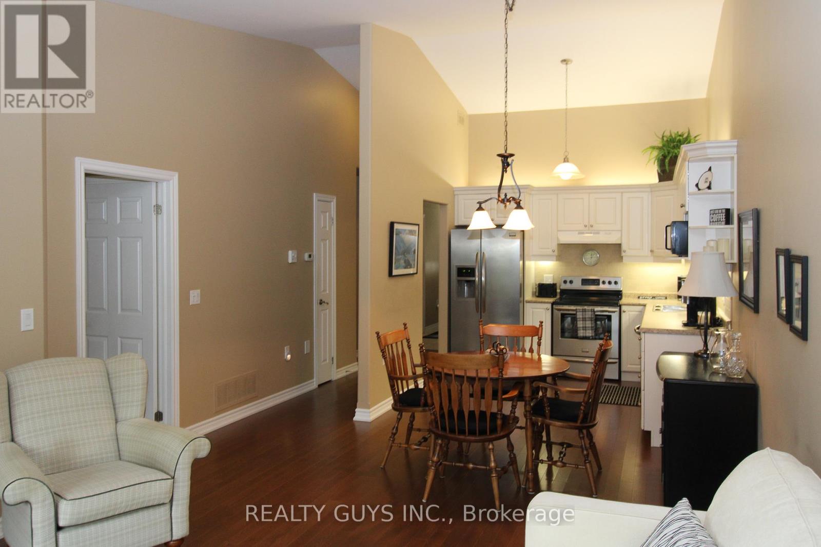 98 Village Crescent, Peterborough West (South), Ontario  K9J 0A9 - Photo 26 - X12028155