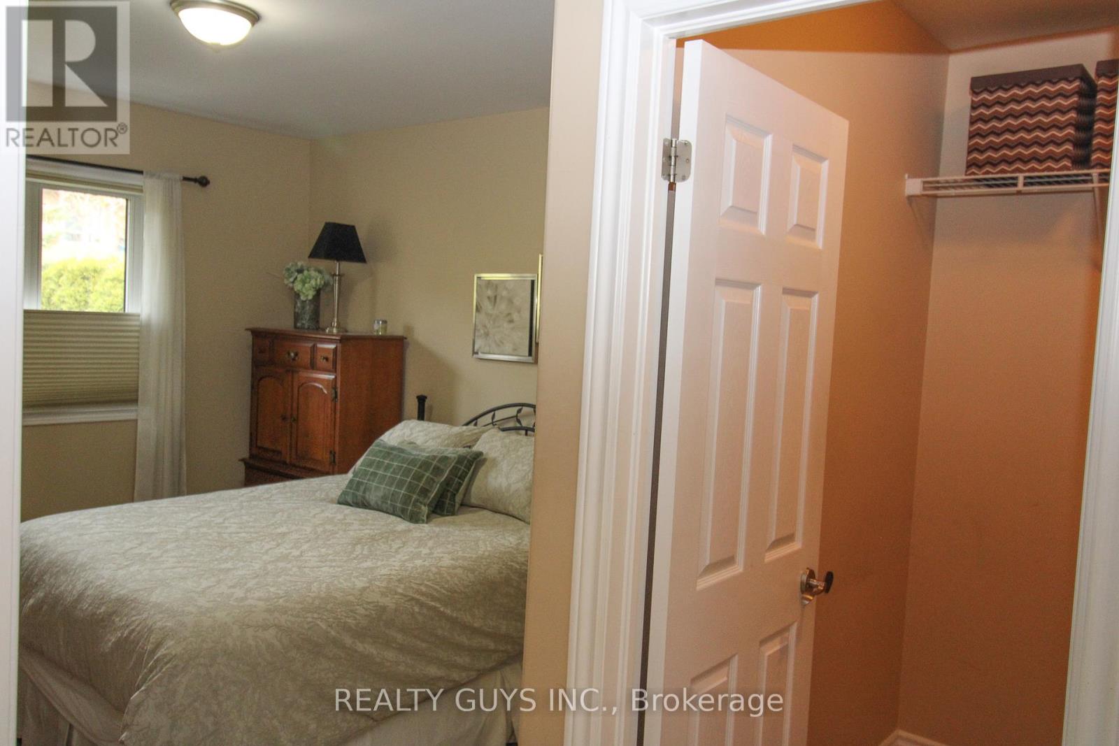 98 Village Crescent, Peterborough West (South), Ontario  K9J 0A9 - Photo 27 - X12028155
