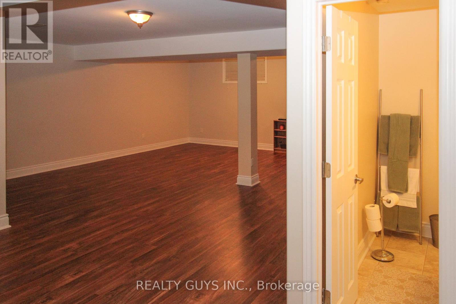 98 Village Crescent, Peterborough West (South), Ontario  K9J 0A9 - Photo 34 - X12028155