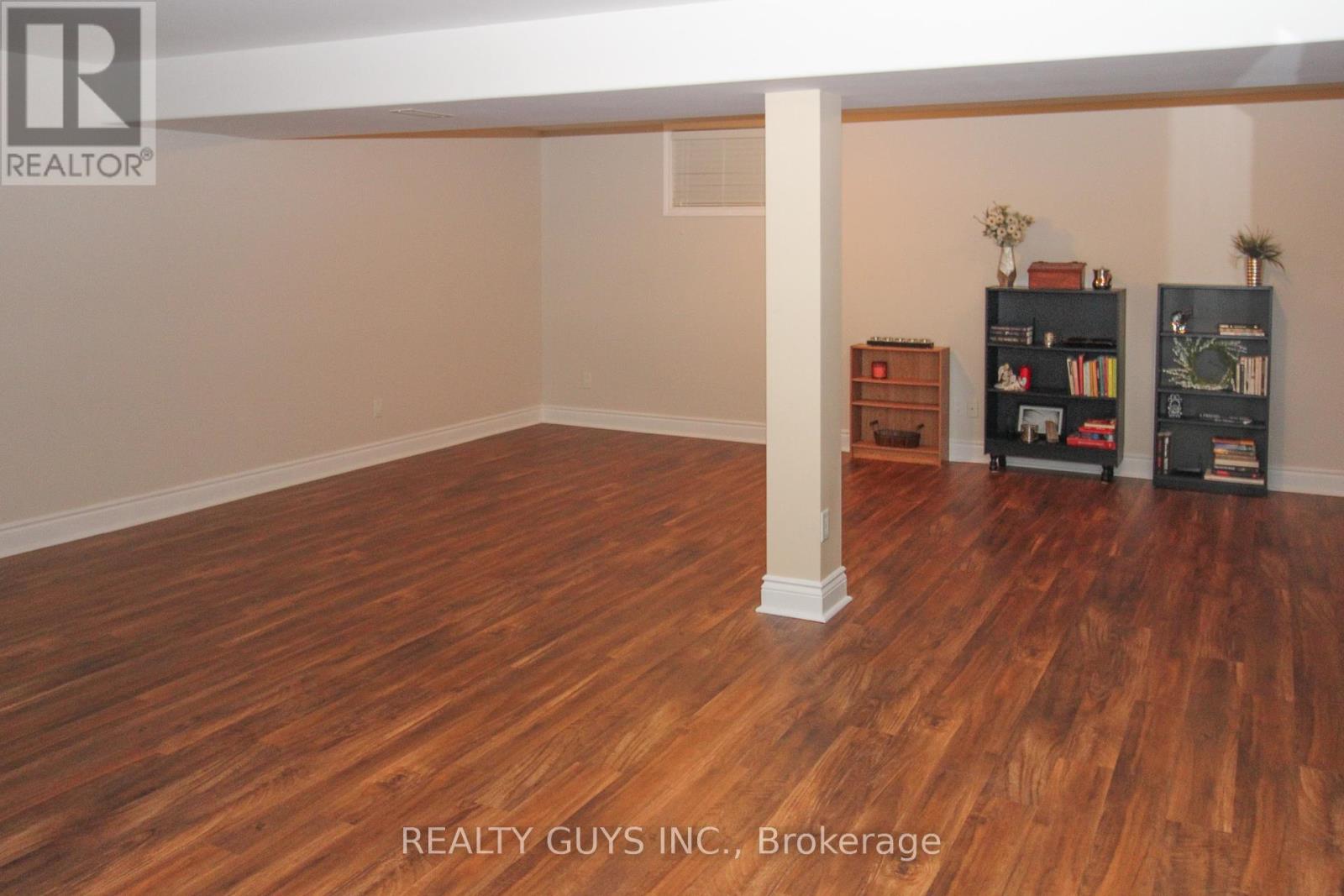98 Village Crescent, Peterborough West (South), Ontario  K9J 0A9 - Photo 35 - X12028155