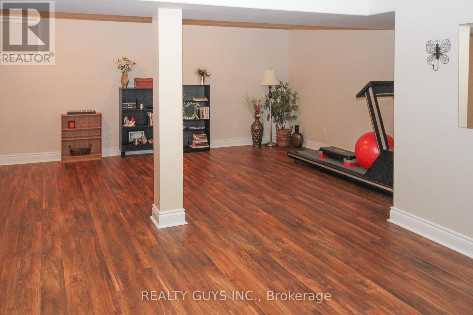 98 Village Crescent, Peterborough West (South), Ontario  K9J 0A9 - Photo 37 - X12028155