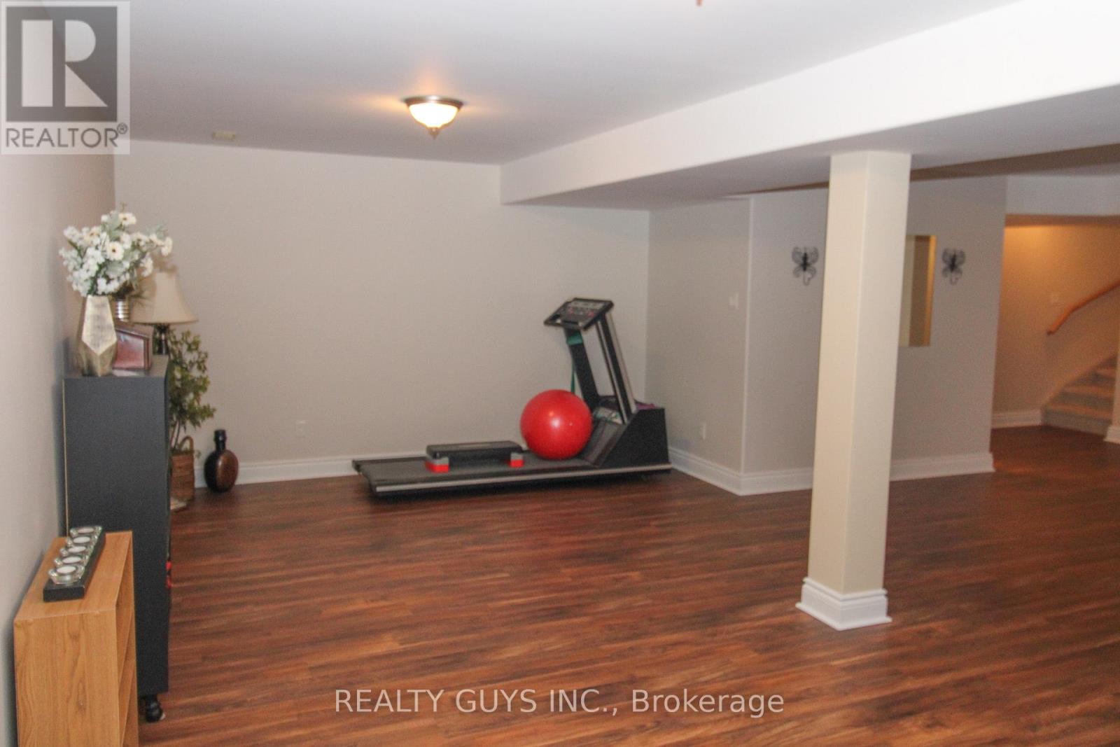 98 Village Crescent, Peterborough West (South), Ontario  K9J 0A9 - Photo 38 - X12028155