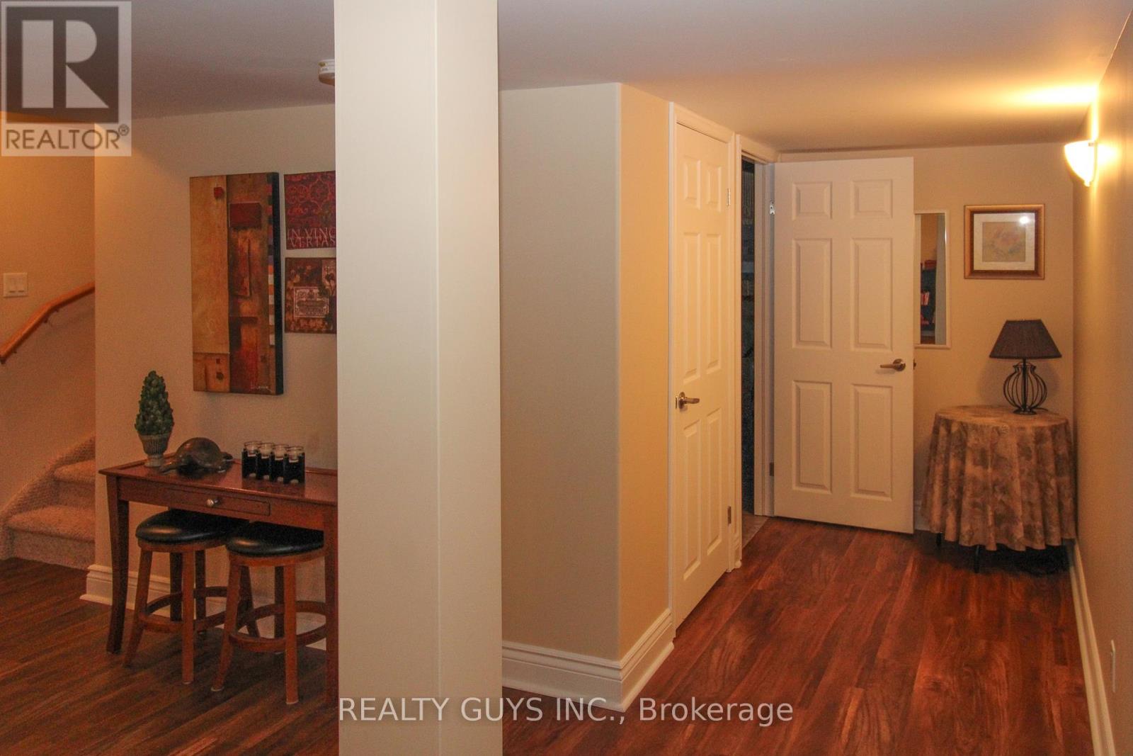 98 Village Crescent, Peterborough West (South), Ontario  K9J 0A9 - Photo 40 - X12028155