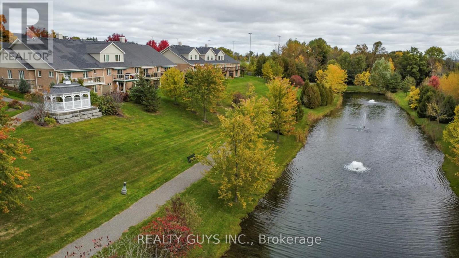 98 Village Crescent, Peterborough West (South), Ontario  K9J 0A9 - Photo 7 - X12028155