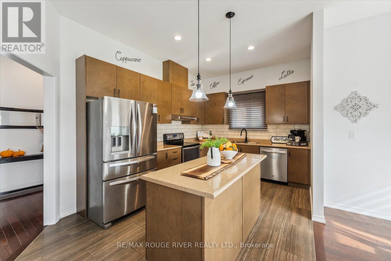 73 Songbird Crescent, Kawartha Lakes (Ops), Ontario  K9V 0A9 - Photo 10 - X12028325
