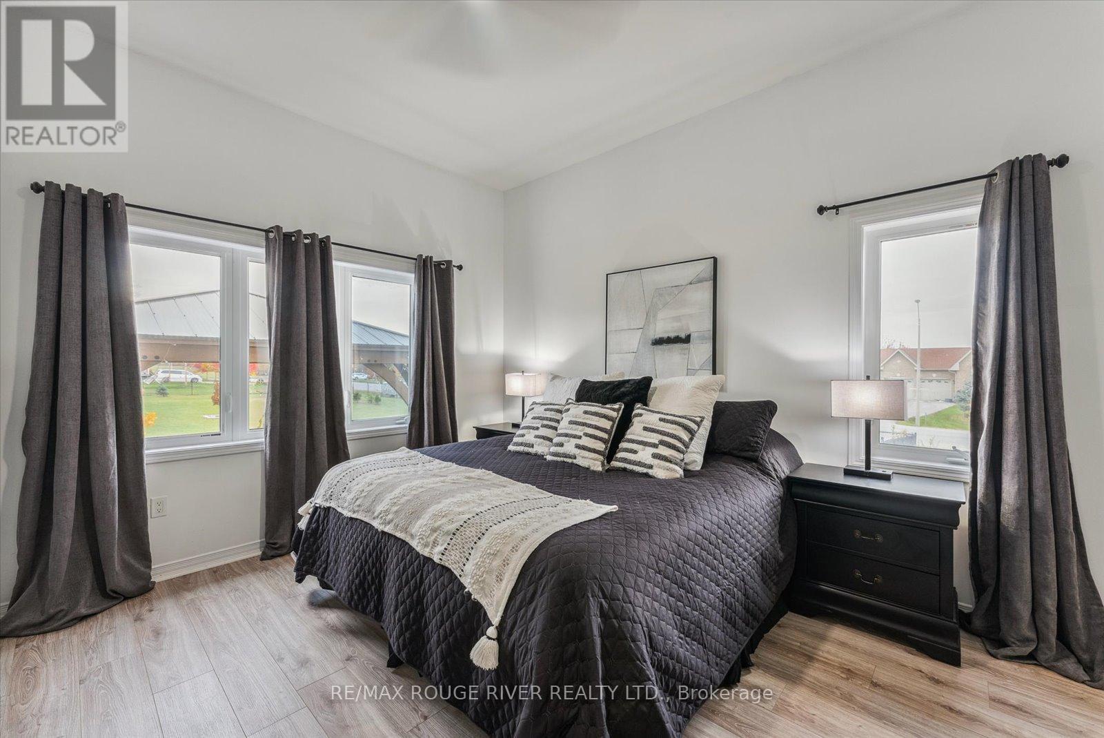 73 Songbird Crescent, Kawartha Lakes (Ops), Ontario  K9V 0A9 - Photo 21 - X12028325