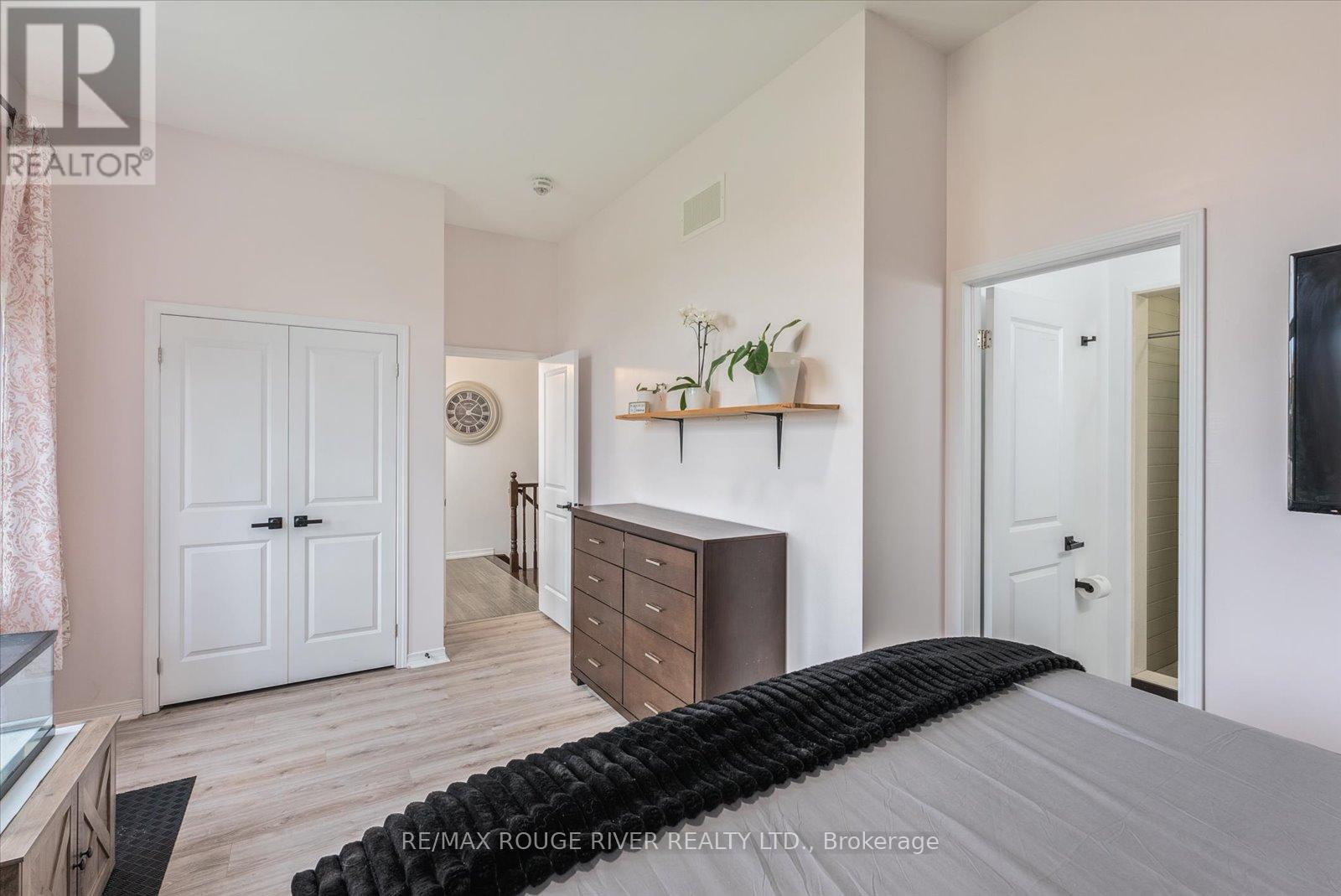 73 Songbird Crescent, Kawartha Lakes (Ops), Ontario  K9V 0A9 - Photo 25 - X12028325