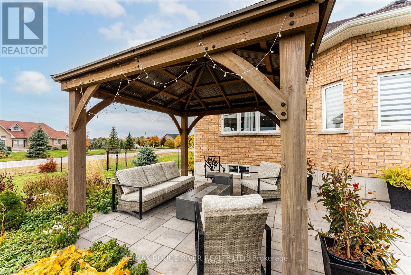 73 Songbird Crescent, Kawartha Lakes (Ops), Ontario  K9V 0A9 - Photo 33 - X12028325