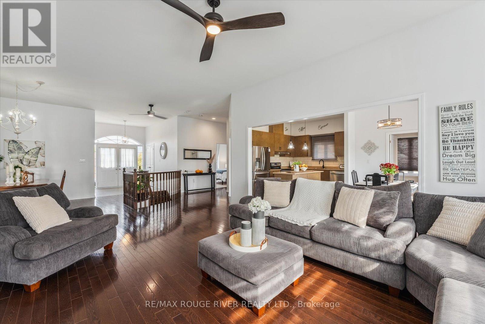 73 Songbird Crescent, Kawartha Lakes (Ops), Ontario  K9V 0A9 - Photo 9 - X12028325