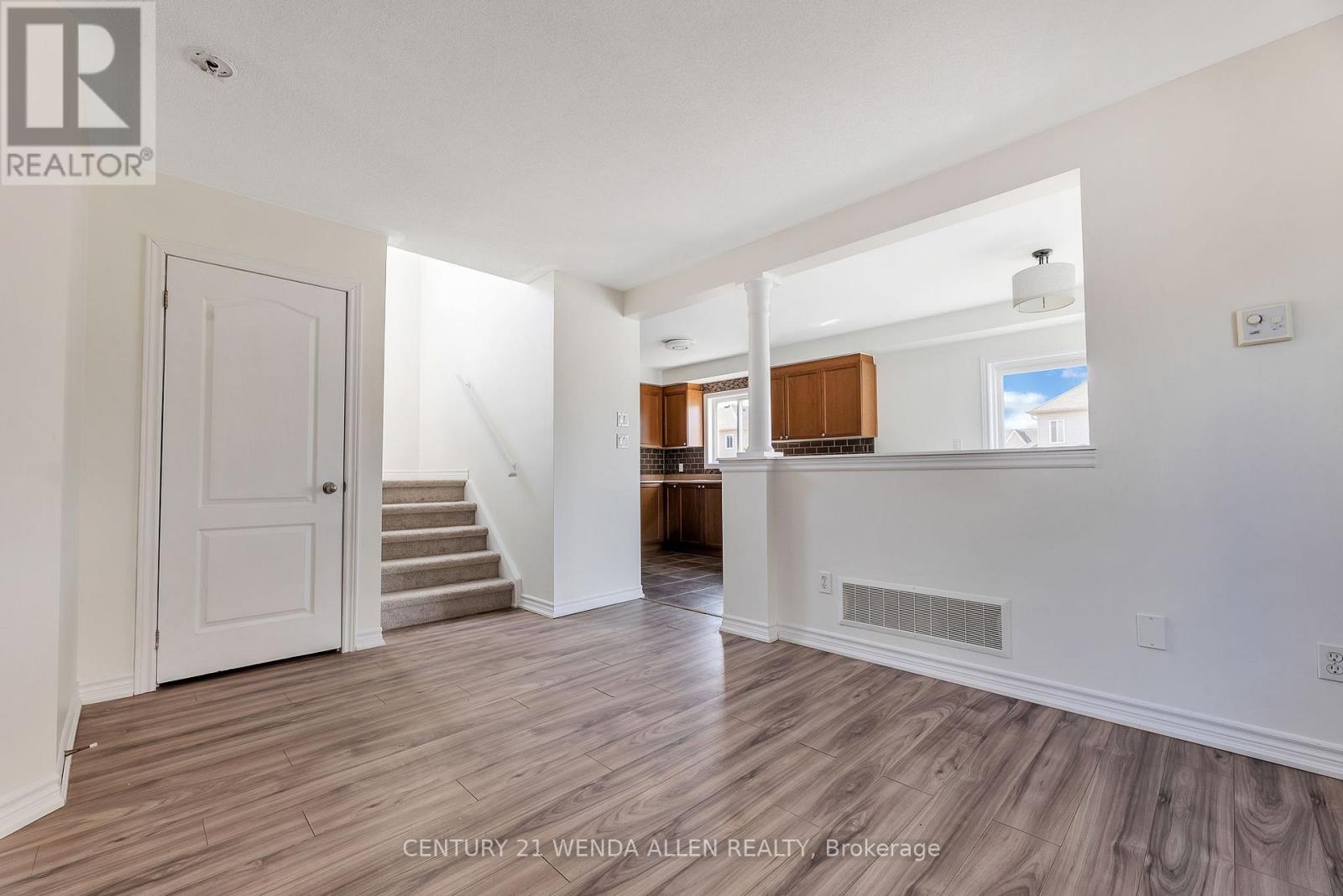 33 Gunsolus Road, Kawartha Lakes (Ops), Ontario  K9V 0E4 - Photo 4 - X12028524