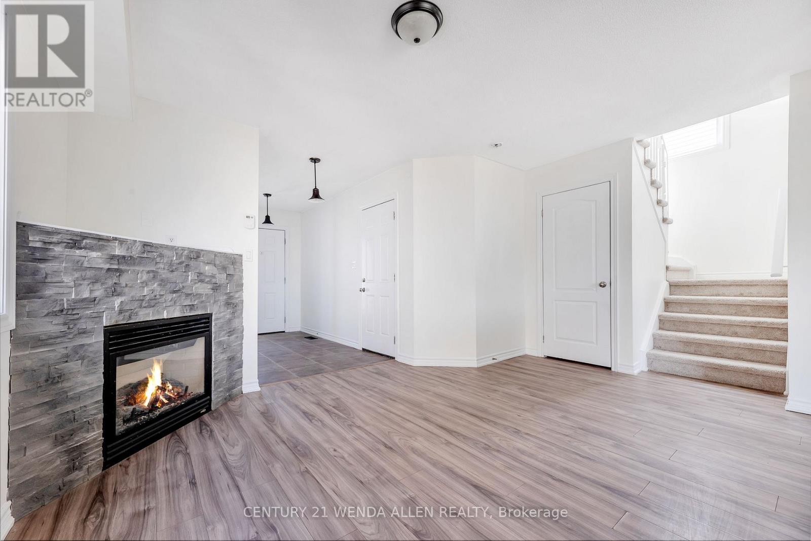 33 Gunsolus Road, Kawartha Lakes (Ops), Ontario  K9V 0E4 - Photo 5 - X12028524
