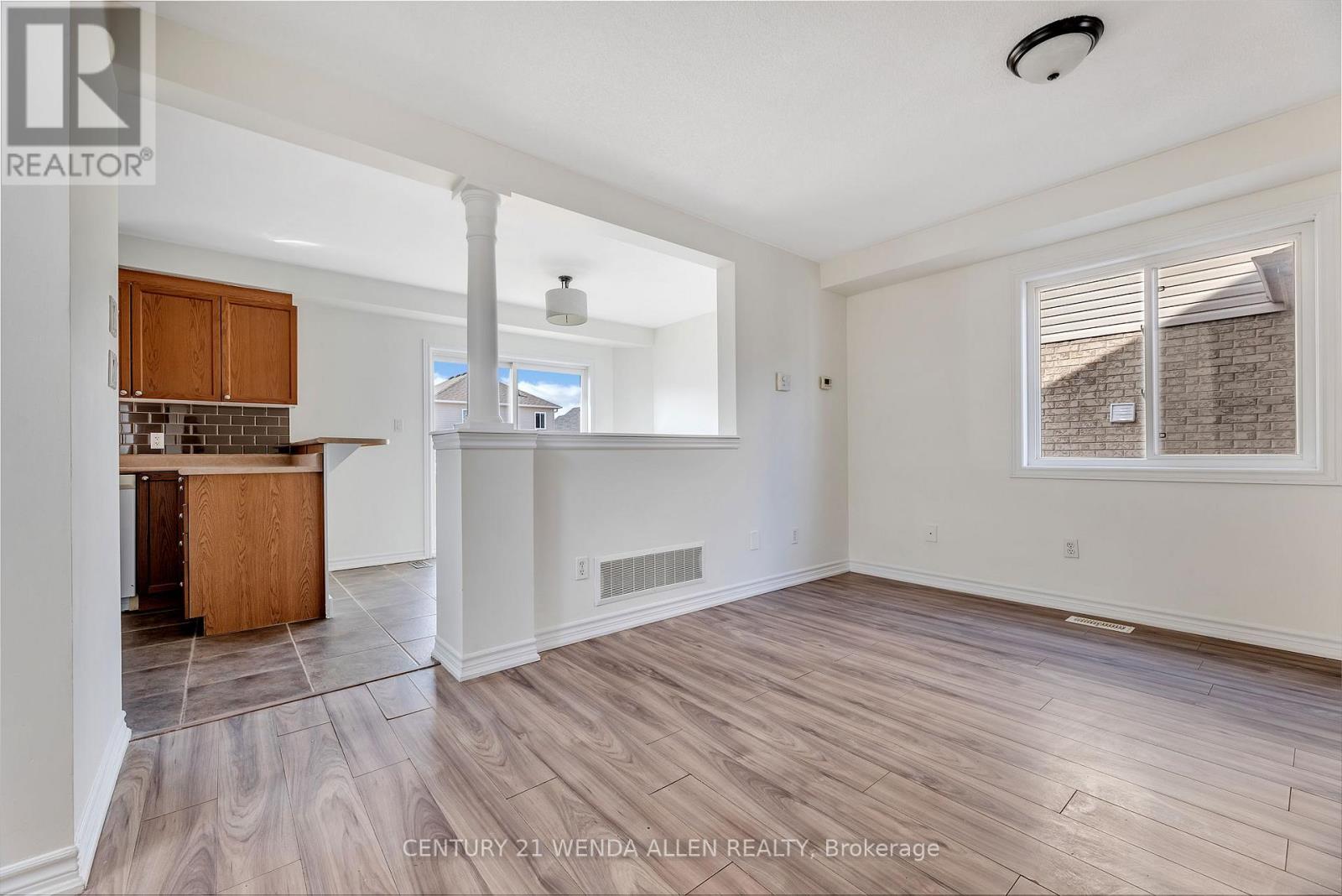 33 Gunsolus Road, Kawartha Lakes (Ops), Ontario  K9V 0E4 - Photo 7 - X12028524