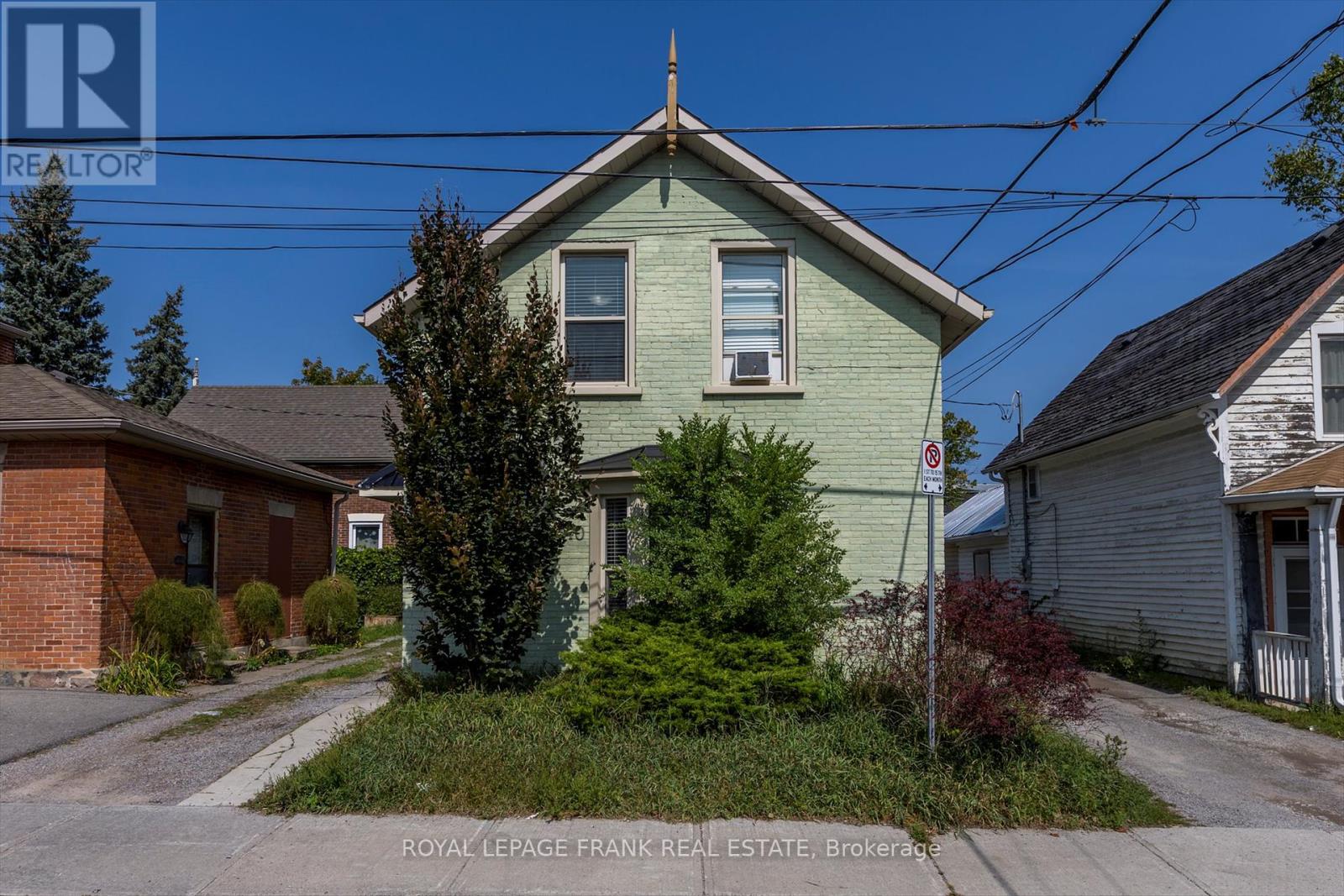 140 Antrim Street, Peterborough Central (North), Ontario  K9H 3G3 - Photo 1 - X12028635