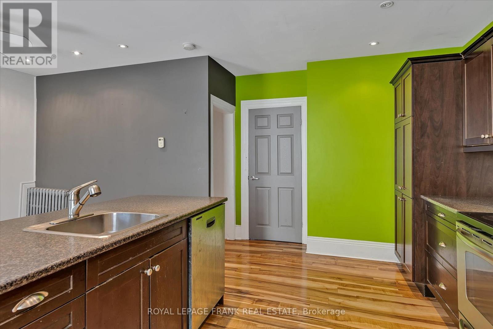 140 Antrim Street, Peterborough Central (North), Ontario  K9H 3G3 - Photo 11 - X12028635