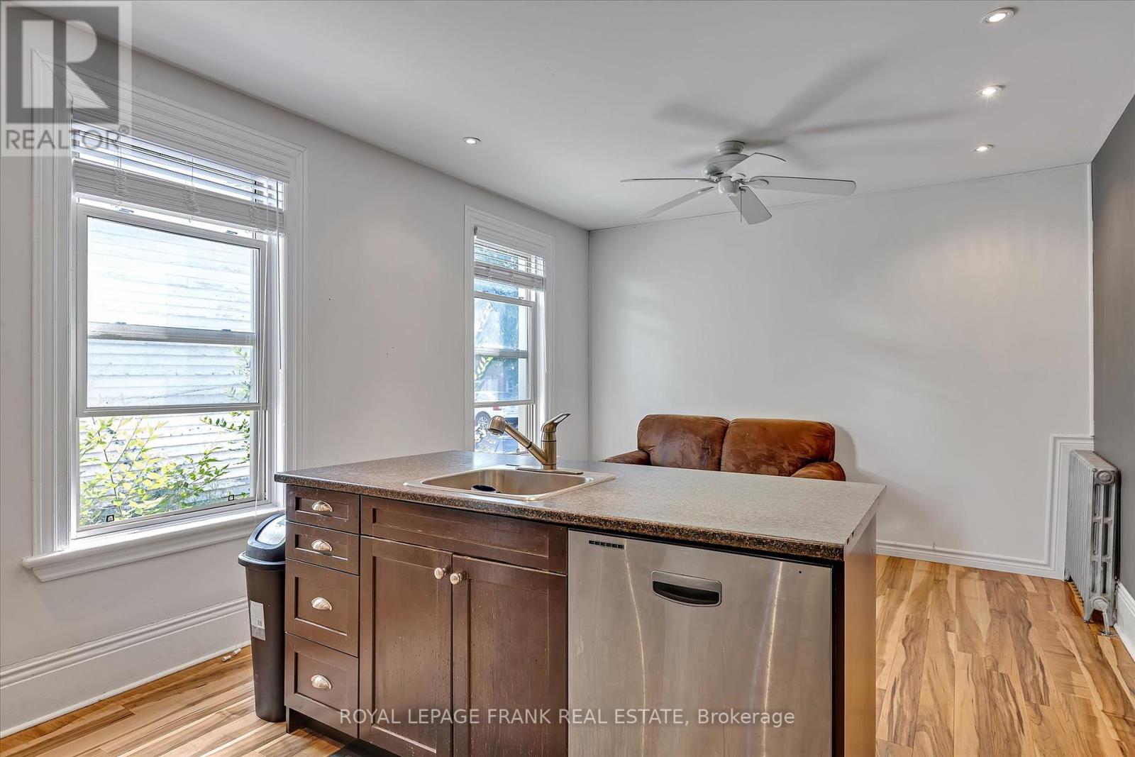 140 Antrim Street, Peterborough Central (North), Ontario  K9H 3G3 - Photo 12 - X12028635
