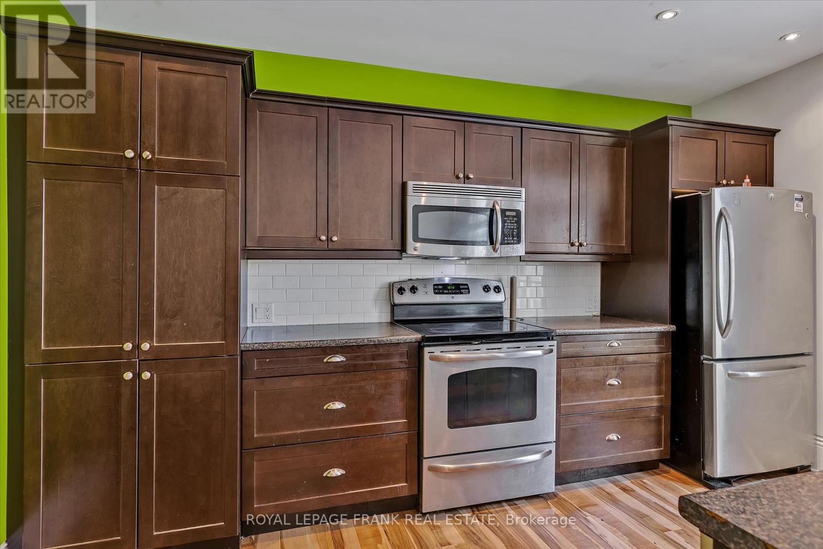 140 Antrim Street, Peterborough Central (North), Ontario  K9H 3G3 - Photo 13 - X12028635