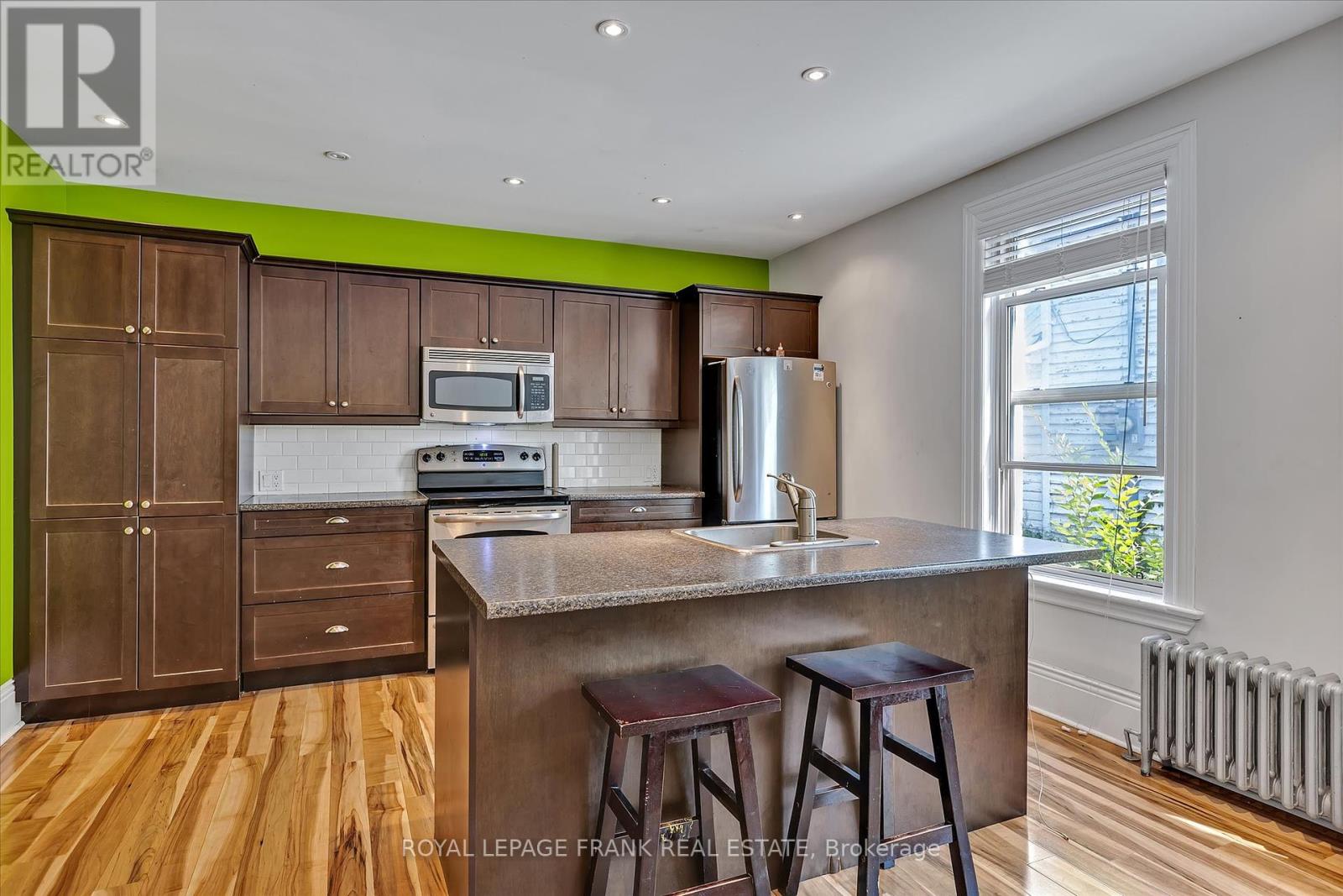 140 Antrim Street, Peterborough Central (North), Ontario  K9H 3G3 - Photo 14 - X12028635
